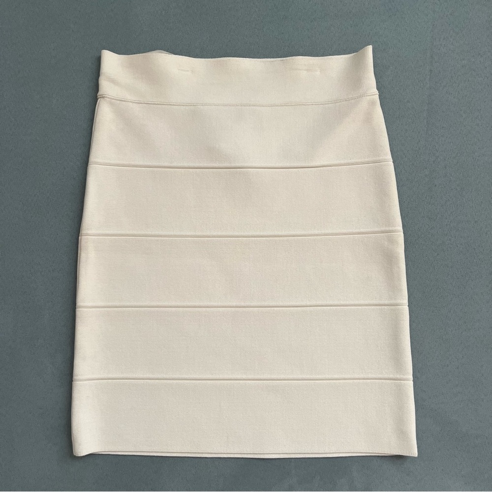BCBGMAXAZRIA White Skirt, bandage style skirt, small